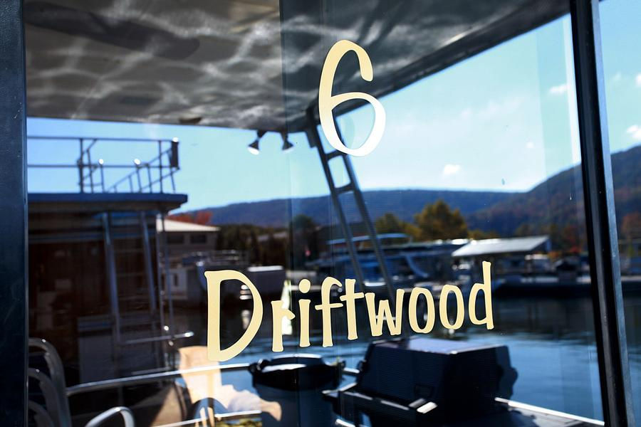 46 Foot Driftwood Houseboat