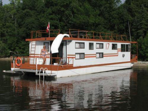 54 Foot Houseboat