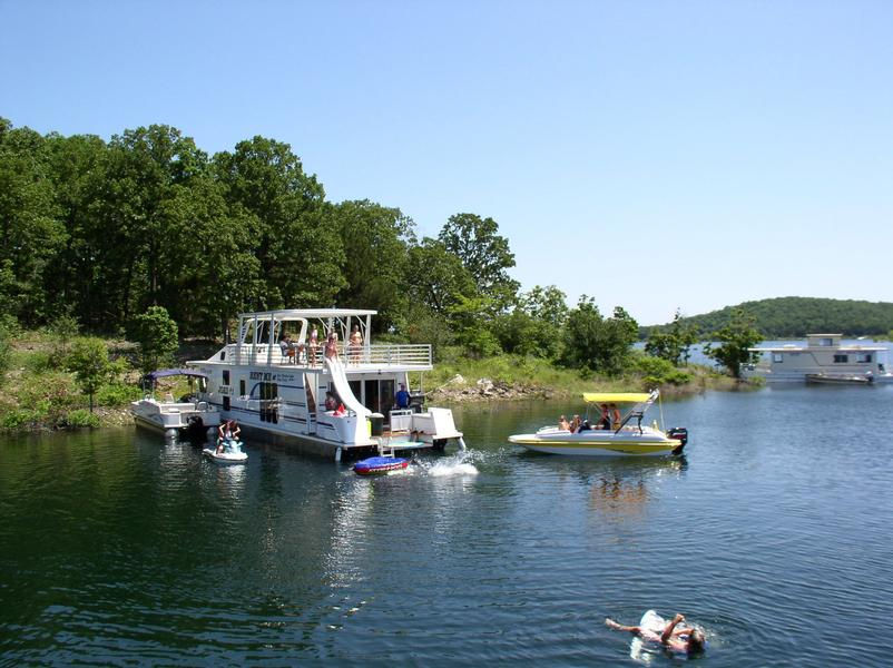 Bull Shoals Lake Houseboat Rentals