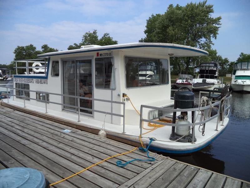 Mississippi River Houseboats Rentals