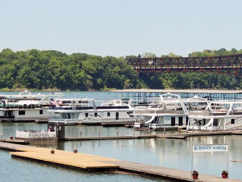 Cumberland offers several different houseboat modesl to choose from Cumberland offers several different houseboat modesl to choose from Photos