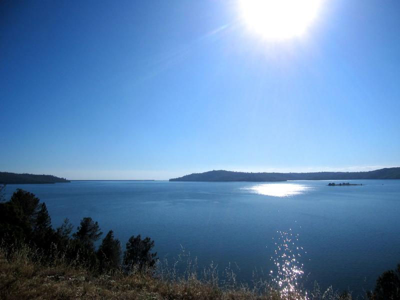 Soak in the sun on the banks of the scenic Lake Oroville