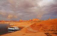 Envelop yourself in the majestic edges of beautiful Glen Canyon