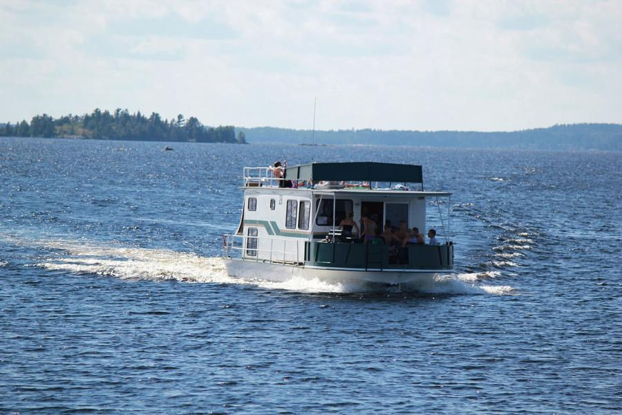 Saginaw Houseboat