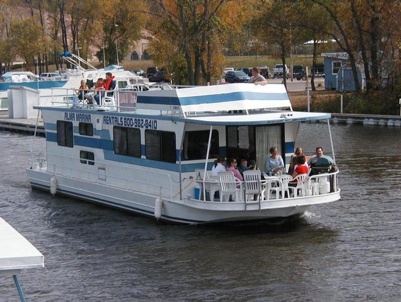 Mississippi River Houseboats Rentals