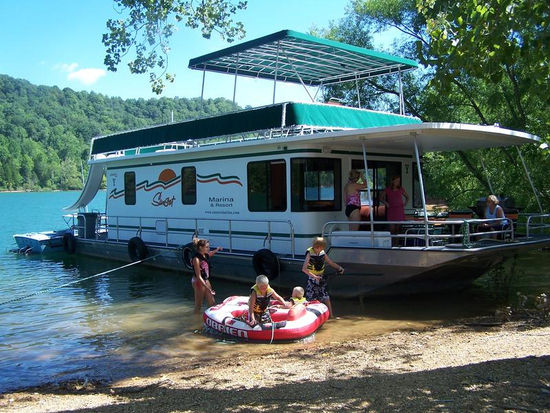 Houseboating adventures take family fun to a whole new level