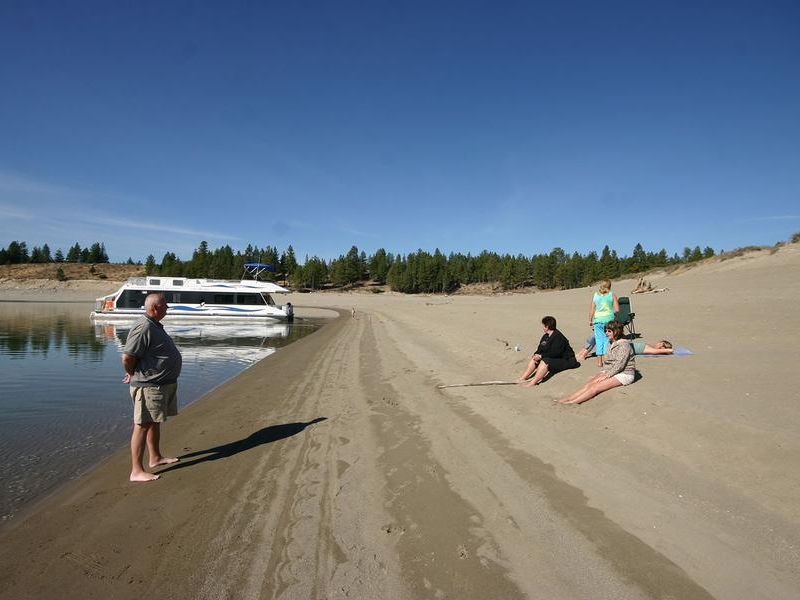 Lake Koocanusa Houseboat Photos Pictures