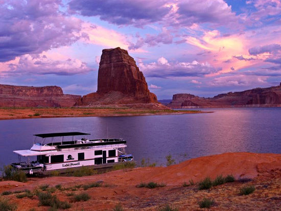 Stunning scenery surrounds you at Lake Powell