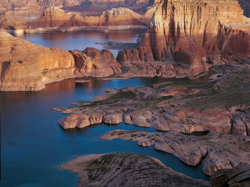 Stunning and unique scenery of Lake Powell Photos
