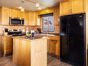 59 Discovery XL Platinum Houseboat