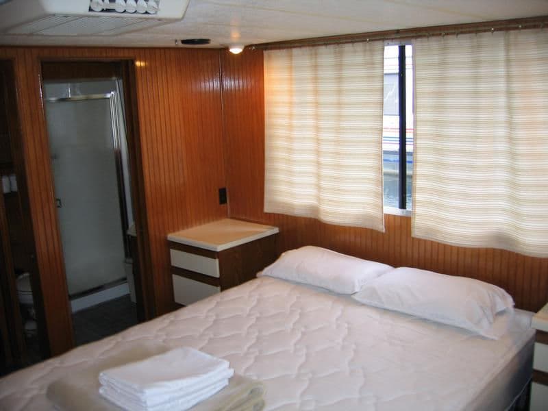 60 Freedom Class Houseboat
