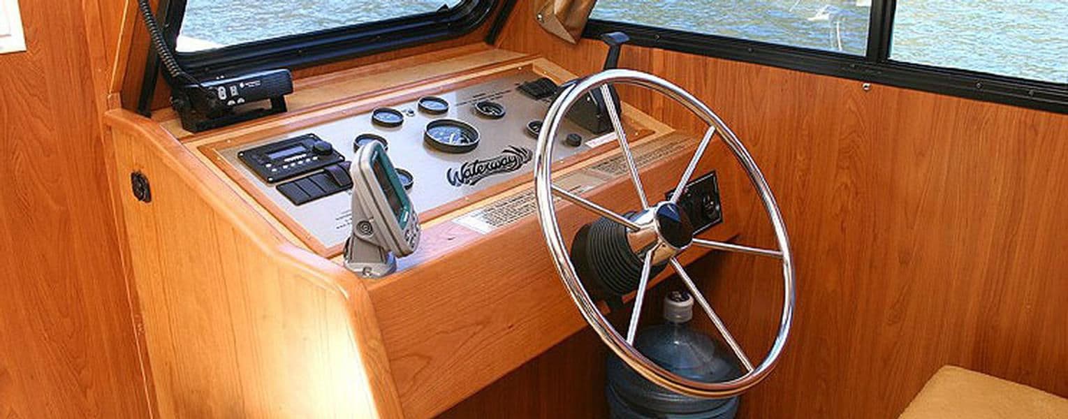 60 Genesis Houseboat