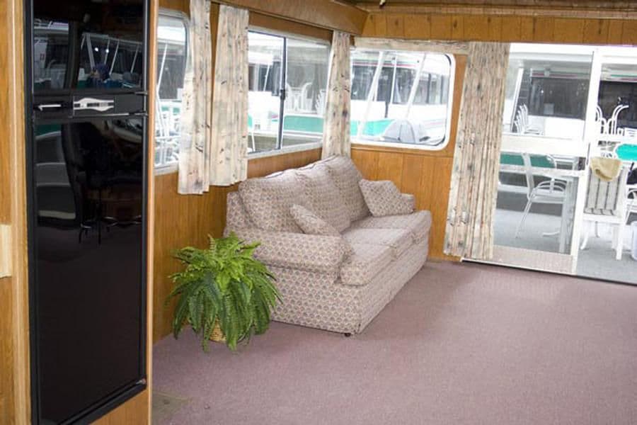 64 Jamestowner Houseboat