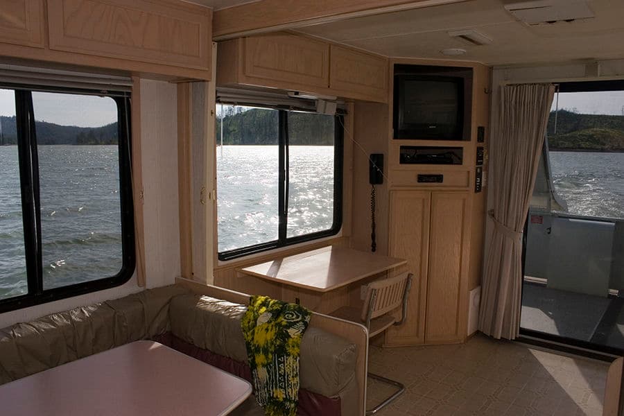 Voyager II Houseboat