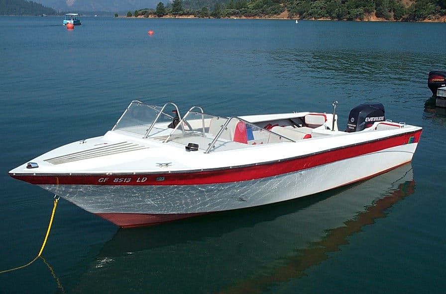 Commander 150 Ski Boat