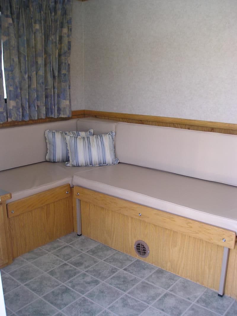 Horizon Houseboat
