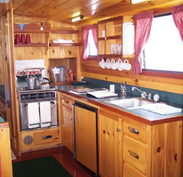 Lockmaster 42 Houseboat