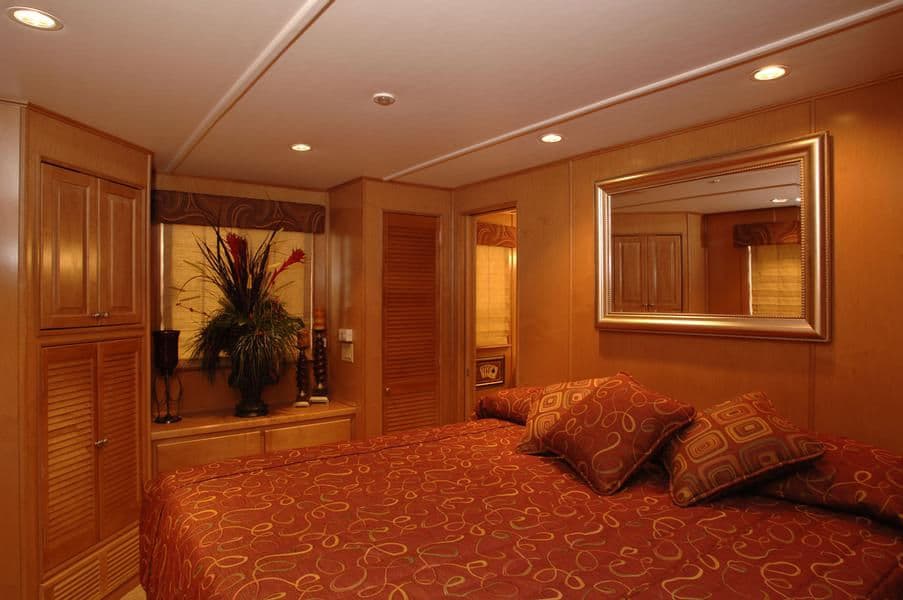 Royal Flush Class Houseboat
