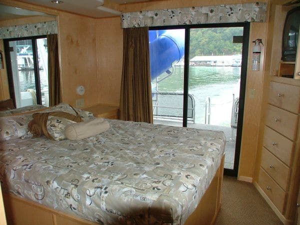 State Dock 800 Houseboat