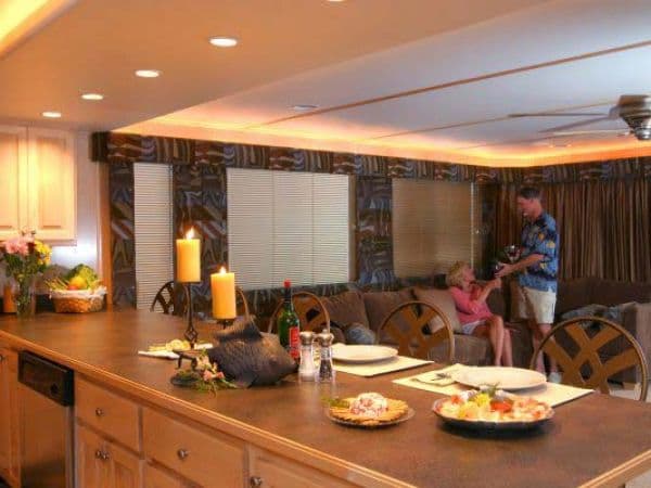 State Dock 900 Houseboat