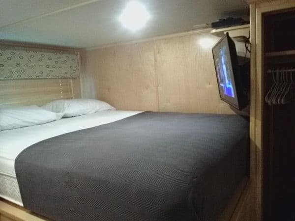 State Dock 925 Houseboat