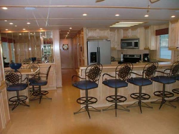 State Dock 950 “Luxury Cat” Houseboat