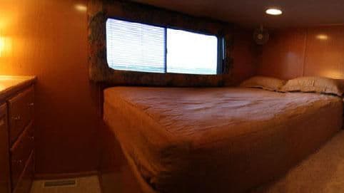 Tango 87 Luxury Houseboat