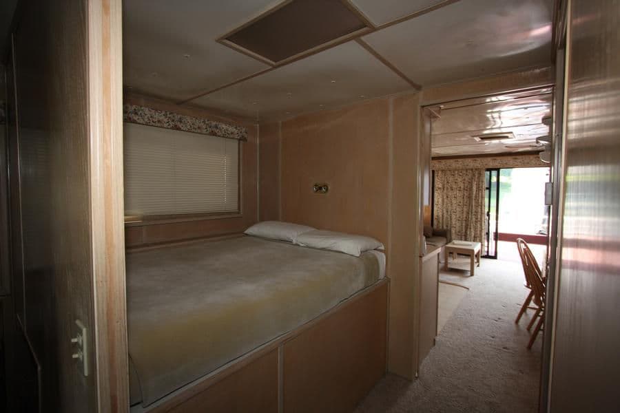 Wanderer Houseboat