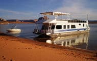 Houseboats and powerboats are the perfect combination