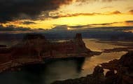 A beautiful sunset at Lake Powell
