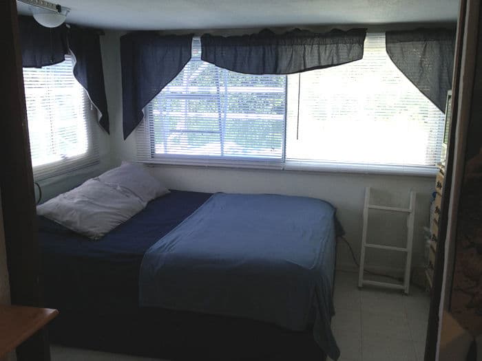 Tobbie Dee Houseboat Stateroom