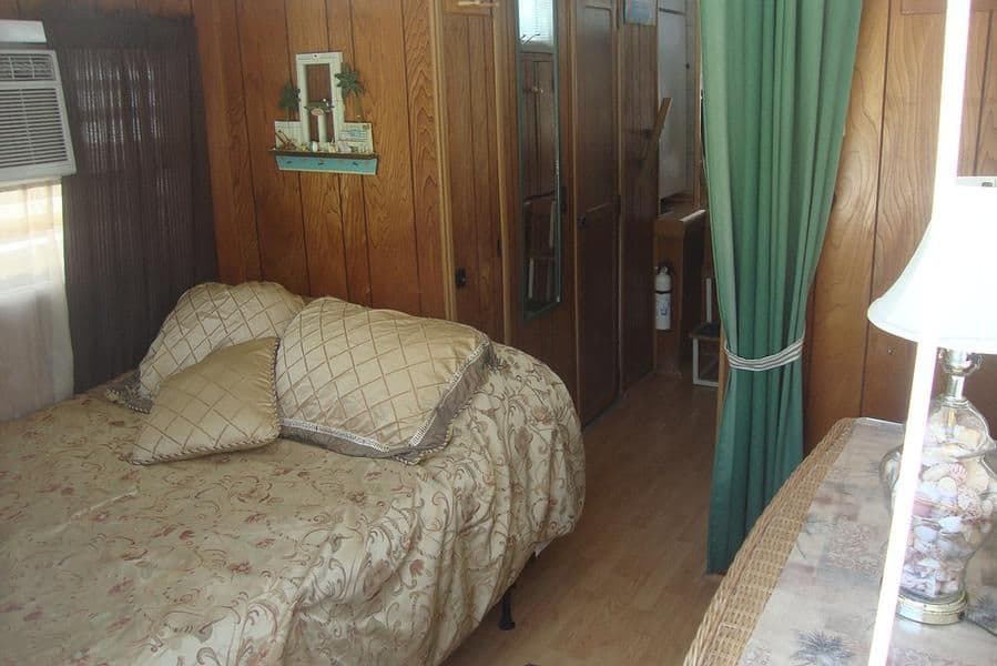 Wisdom Houseboat Stateroom