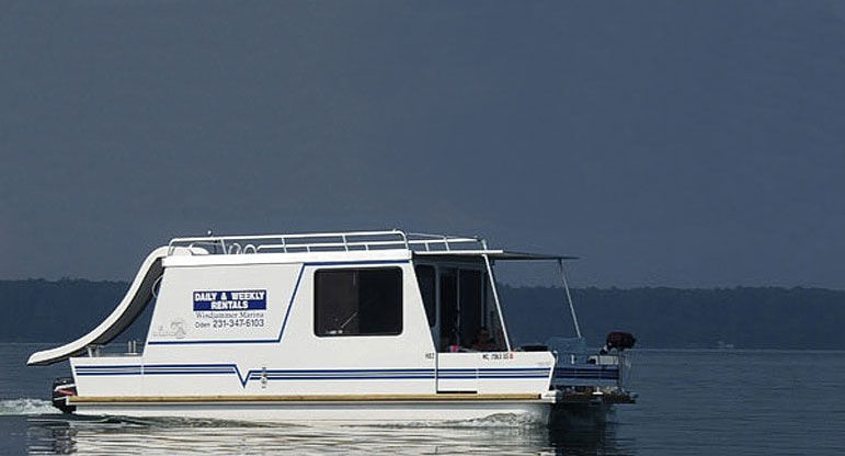 30 Foot Houseboat