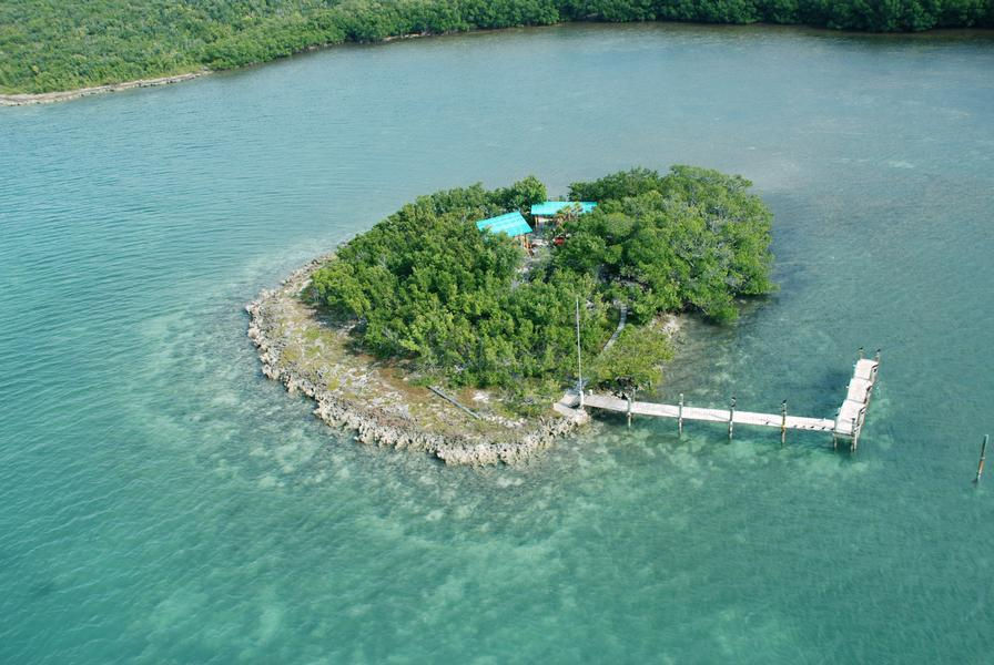 38 Foot Houseboat with Island
