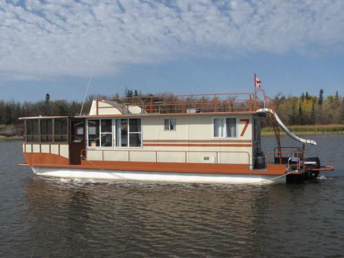 44 Foot Houseboat