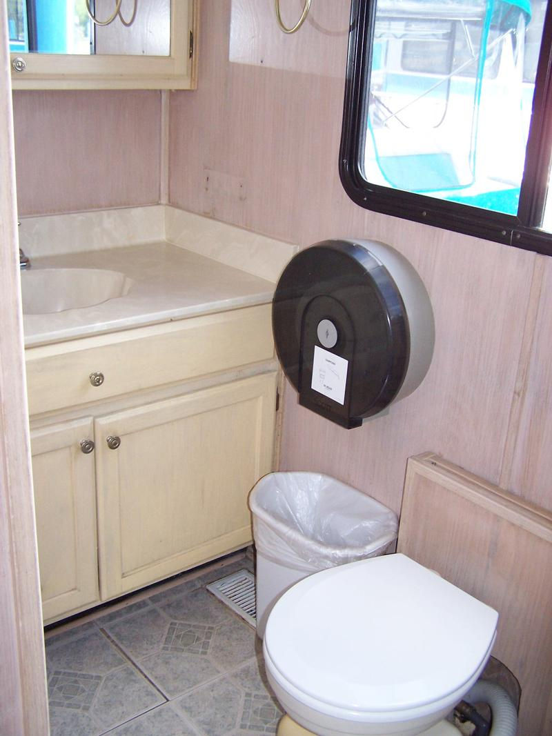 45 Foot 6 Sleeper Executive Houseboat