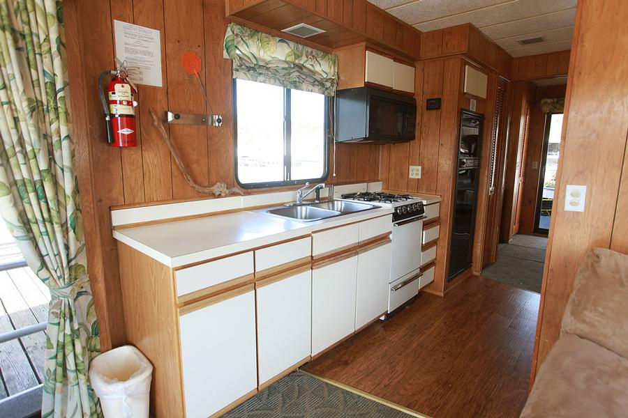46 Foot Driftwood Houseboat