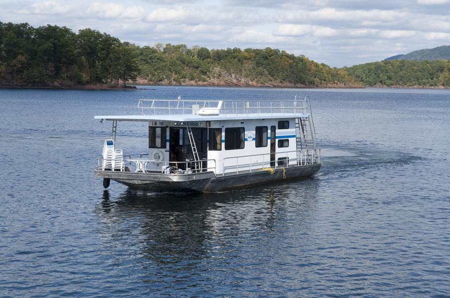 46 Foot Driftwood Houseboat