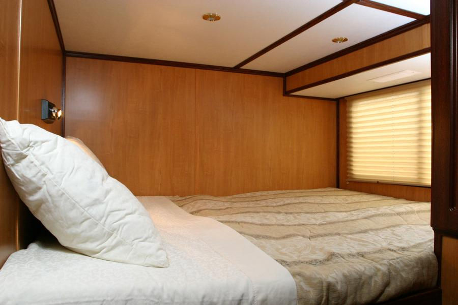 48 Navigator Class Houseboat