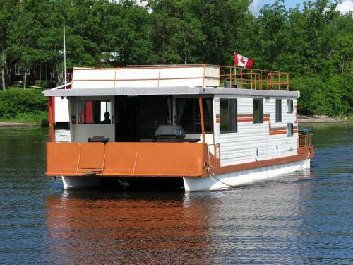 49 Foot Houseboat