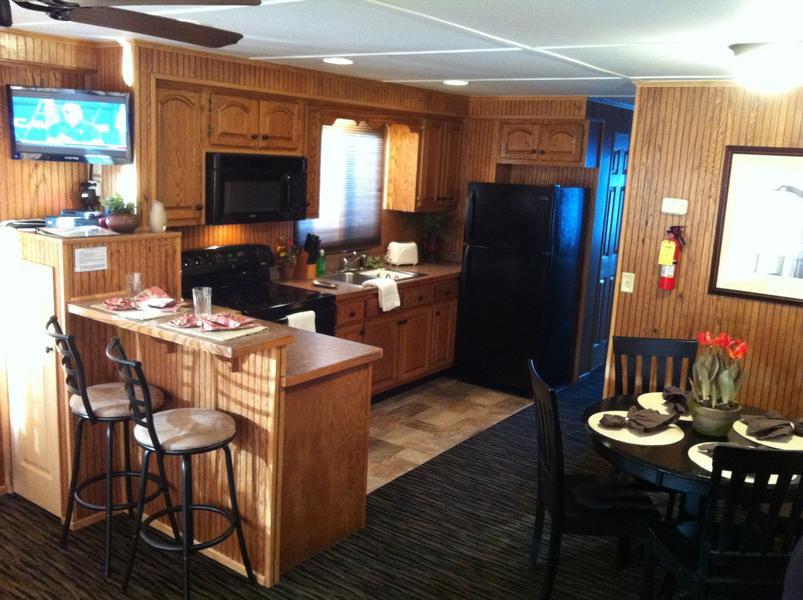 53 Foot Deluxe Houseboat