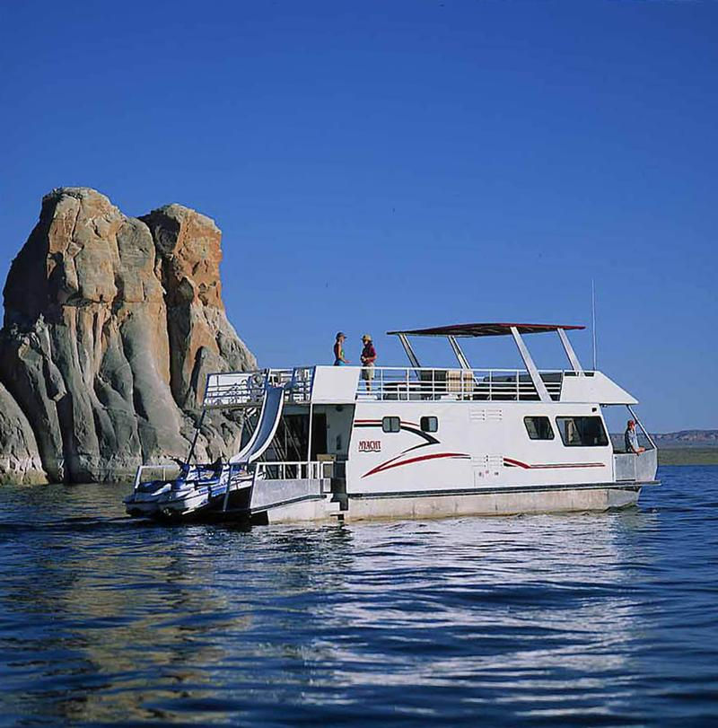 53 Adventurer Class Houseboat