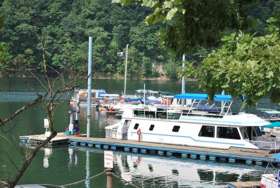 59 Deluxe Houseboat Sutton Lake