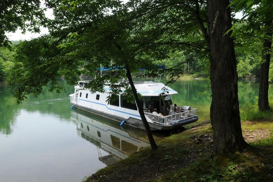 59 Deluxe Houseboat Sutton Lake