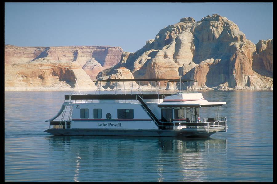 59 Discovery XL Platinum Houseboat