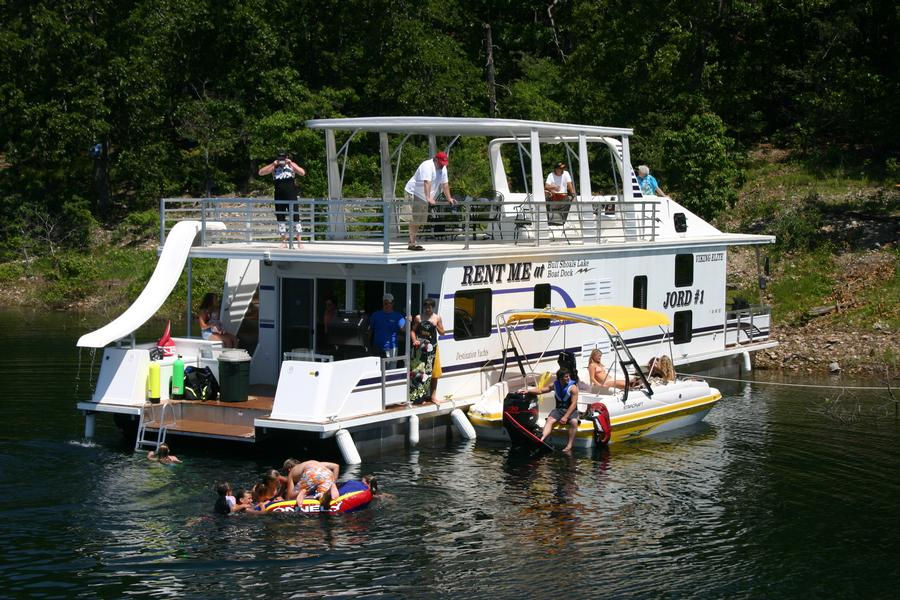 60 Deluxe Houseboat