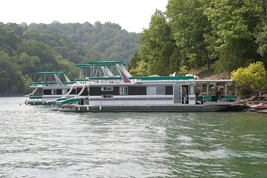 60 Discoverer Houseboat