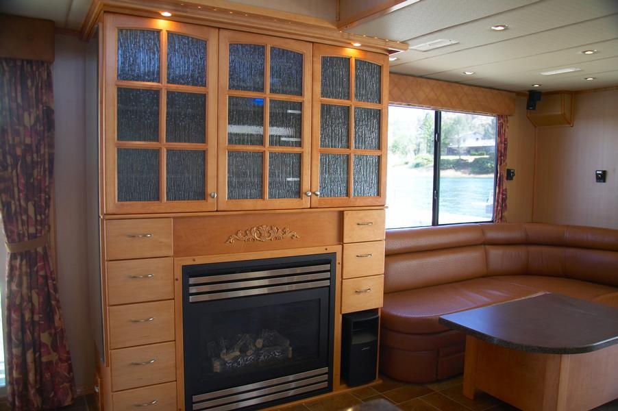 65 Titan Houseboat