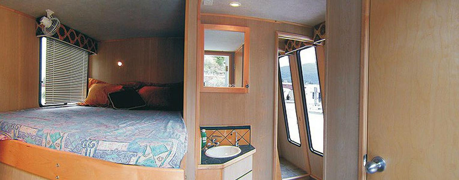 65U Mirage Houseboat