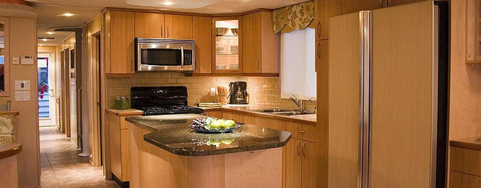 66 Genesis Houseboat